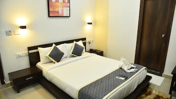 Deluxe Double Room | Desk, iron/ironing board, free WiFi