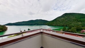 Property grounds - Nonsmoking Premium Lake View Suite with Balcony  Private Bath  Free Coworking / Unzen Nagasaki (Unzen)