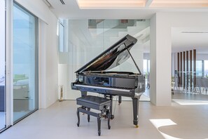 Interior - Architect designed villa with amazing views - 10 minutes to Puente Romano resort (Marbella)