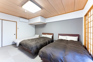1 bedroom, desk, free WiFi, bed sheets