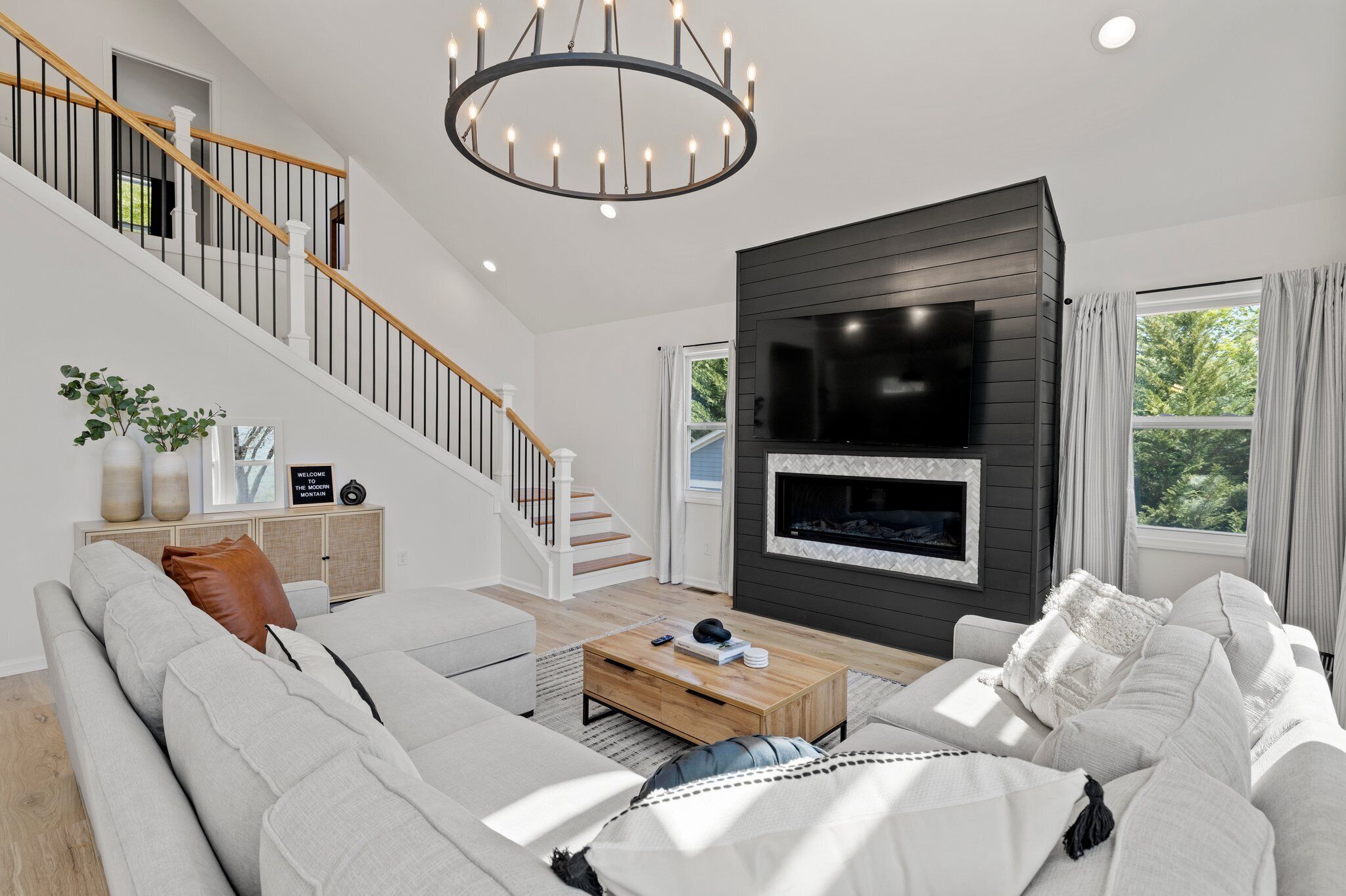 Smart TV, fireplace, books, offices