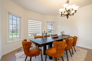 Dining - The Orchard House With Salt Water Pool (Kingsville)