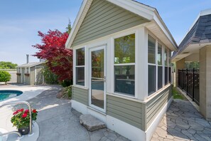 Exterior - The Orchard House With Salt Water Pool (Kingsville)