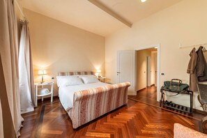 Room - Vicolo dei Malespini - Apartment with a View of the Palazzo Vecchio (Firenze)