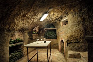 Interior - Casa del Glicine, immense in its unique nature (Morlupo)