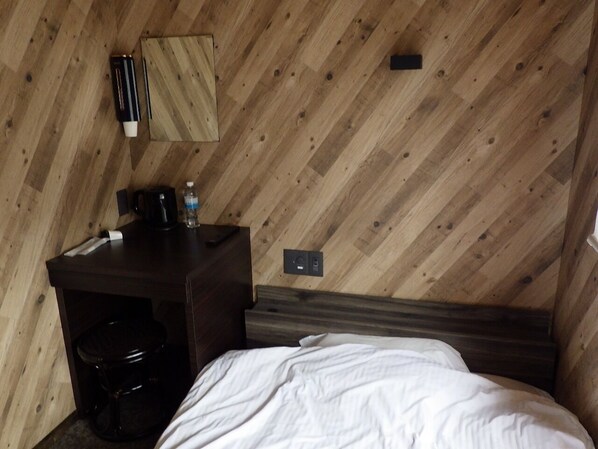 1 chambre, bureau, Wi-Fi gratuit, draps fournis