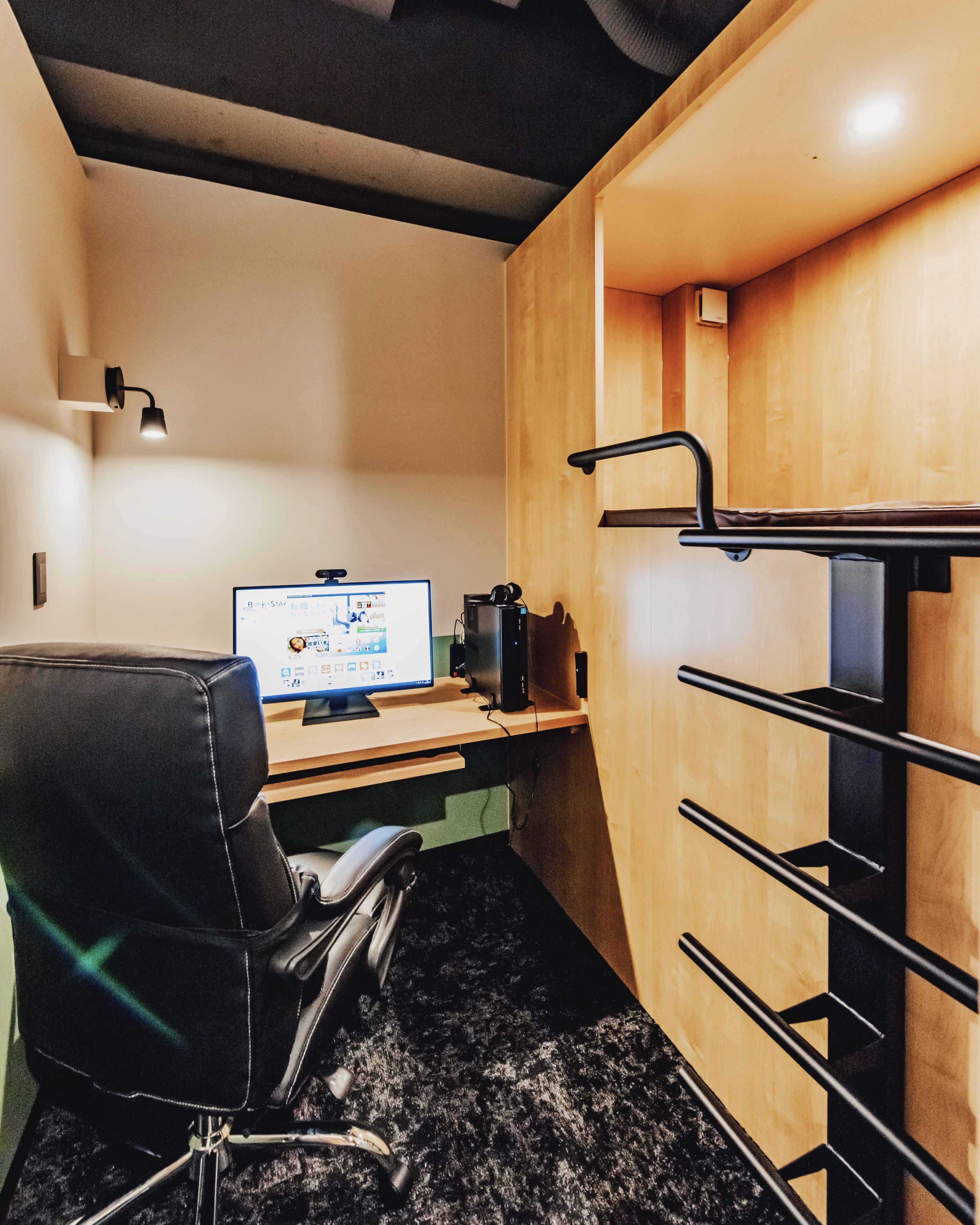 Desk, laptop workspace, iron/ironing board, free WiFi