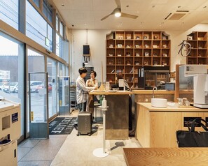 Reception - RELIEF KOKURA ANNEX Book & Stay (Kitakyushu)