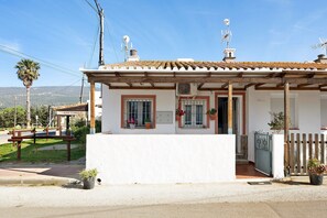 Exterior - Sea View House in Bolonia - 2 min to Beach, Terrace & Wi-Fi (Cadiz)
