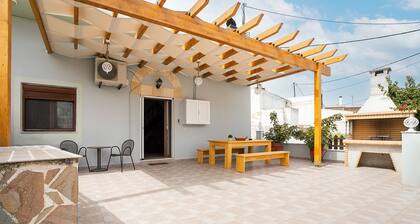 Villa 'Nikolaos' avec vue sur la mer, Wi-Fi et climatisation