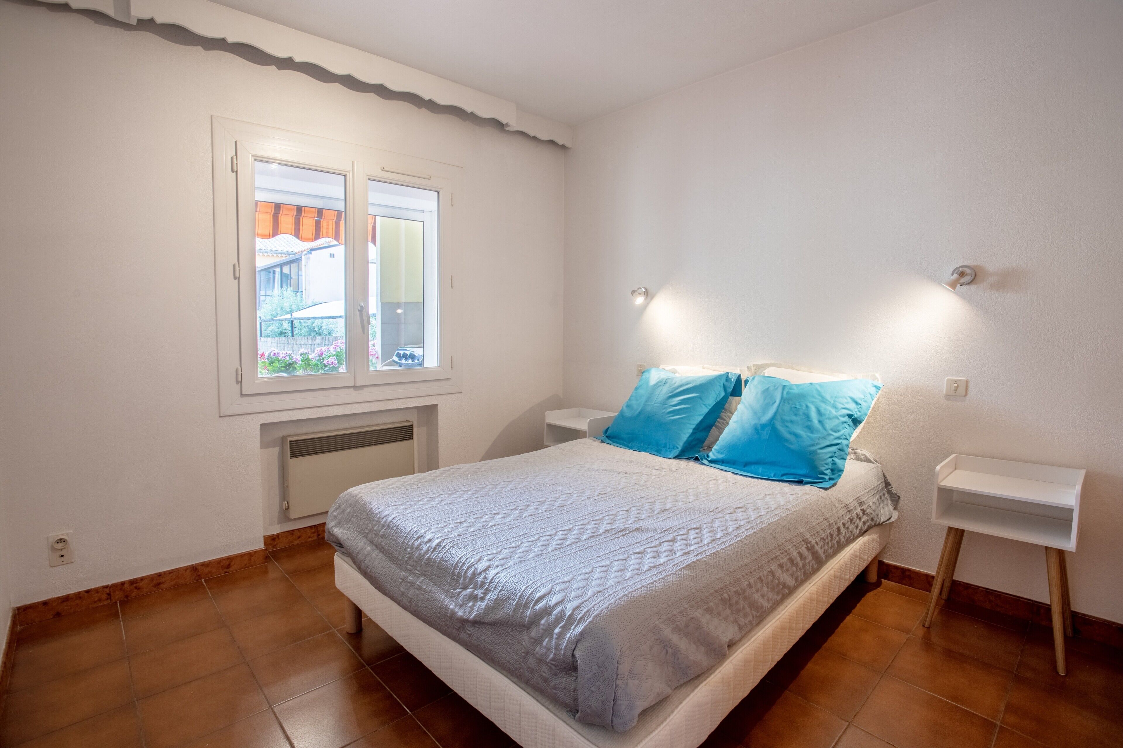 2 chambres, fer et planche à repasser, Wi-Fi gratuit, draps fournis