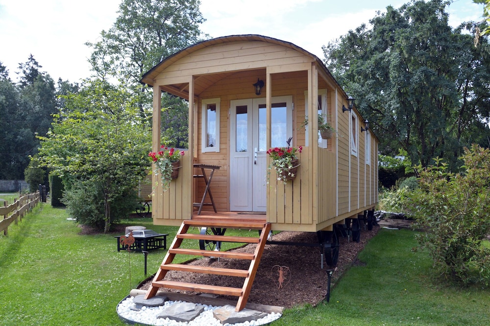 Unusual cottage ''The Bengali''