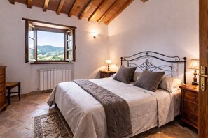 2 quartos, ferros/tábuas de passar roupa, Wi-Fi de cortesia