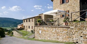 Exterior - Apartment "Pugnano Alto - Tartufo" with Shared Pool and Wi-Fi (lisciano niccone)
