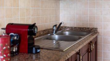 Kühlschrank, Ofen, Herdplatte, Geschirrspüler