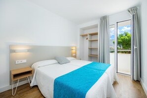 2 bedrooms, free WiFi, bed sheets - Apartment 'Apartament Massanet 1b' with Balcony, Wi-Fi and Air Conditioning (Canyamel)