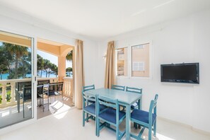 Dining - Apartment 'Oro del Mar IV 05' with Shared Pool, Shared Garden and Wi-Fi (Canyamel)