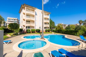 Pool - Apartment 'Oro del Mar IV 05' with Shared Pool, Shared Garden and Wi-Fi (Canyamel)