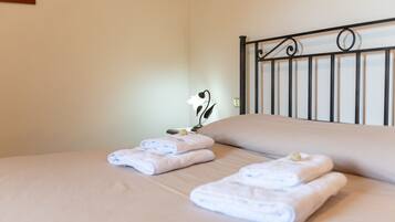 2 chambres, fer et planche Ă repasser, Wi-Fi gratuit, draps fournis