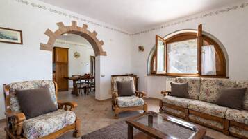 TV, fireplace, table tennis