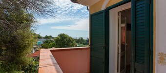 Apartment "Murice" with Sea View, Garden & Wi-Fi