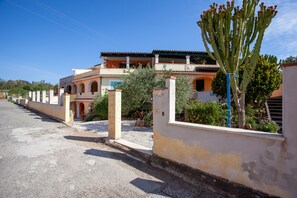 Property grounds - Apartment "Oleandro" with Terraces & Wi-Fi (Sos Alinos)