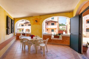 Dining - Apartment "Acacia" with Terraces & Wi-Fi (Sos Alinos)