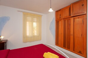 2 habitaciones, tabla de planchar con plancha y wifi gratis 