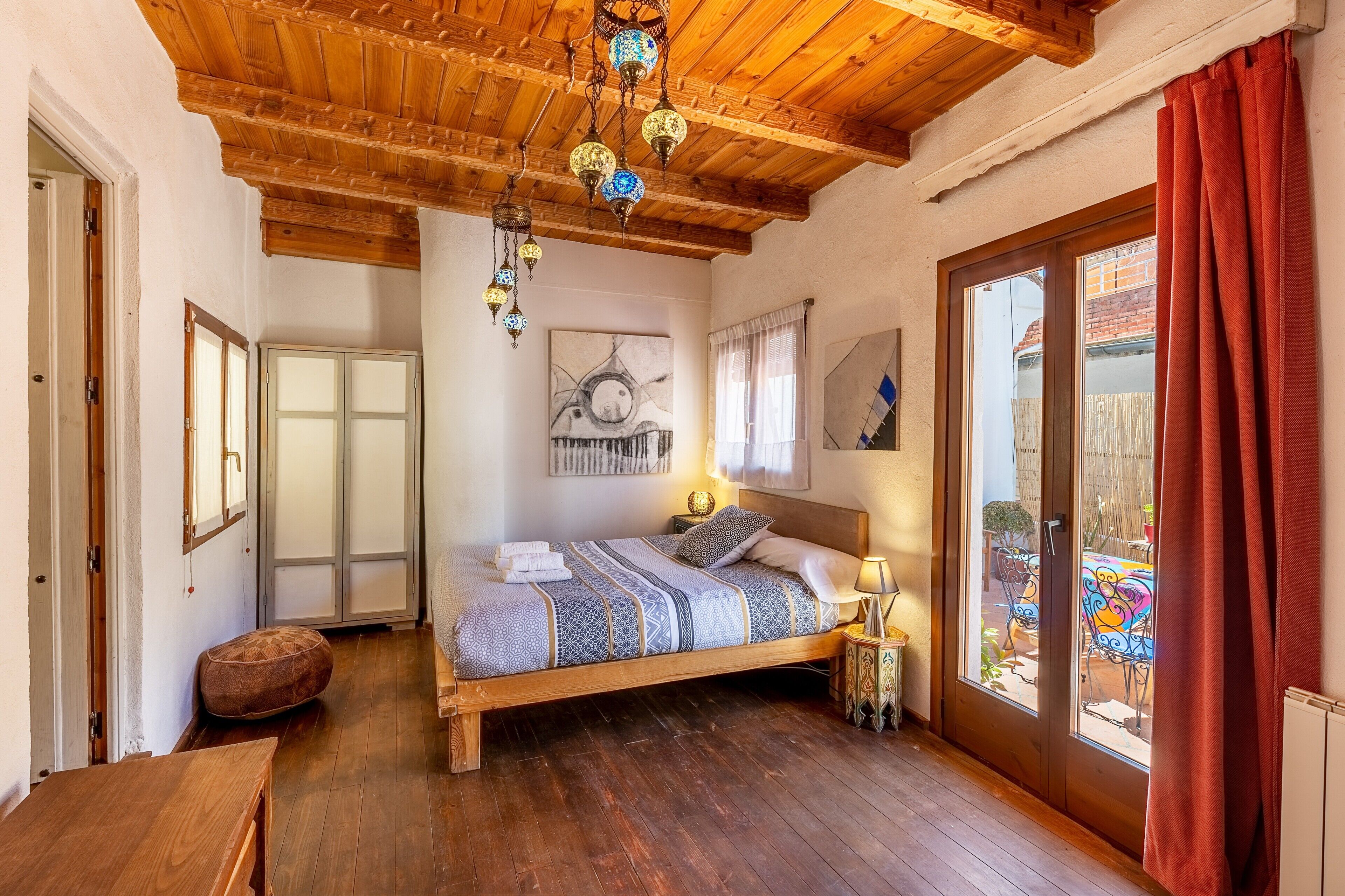 4 dormitorios, tabla de planchar con plancha, wifi gratis y ropa de cama