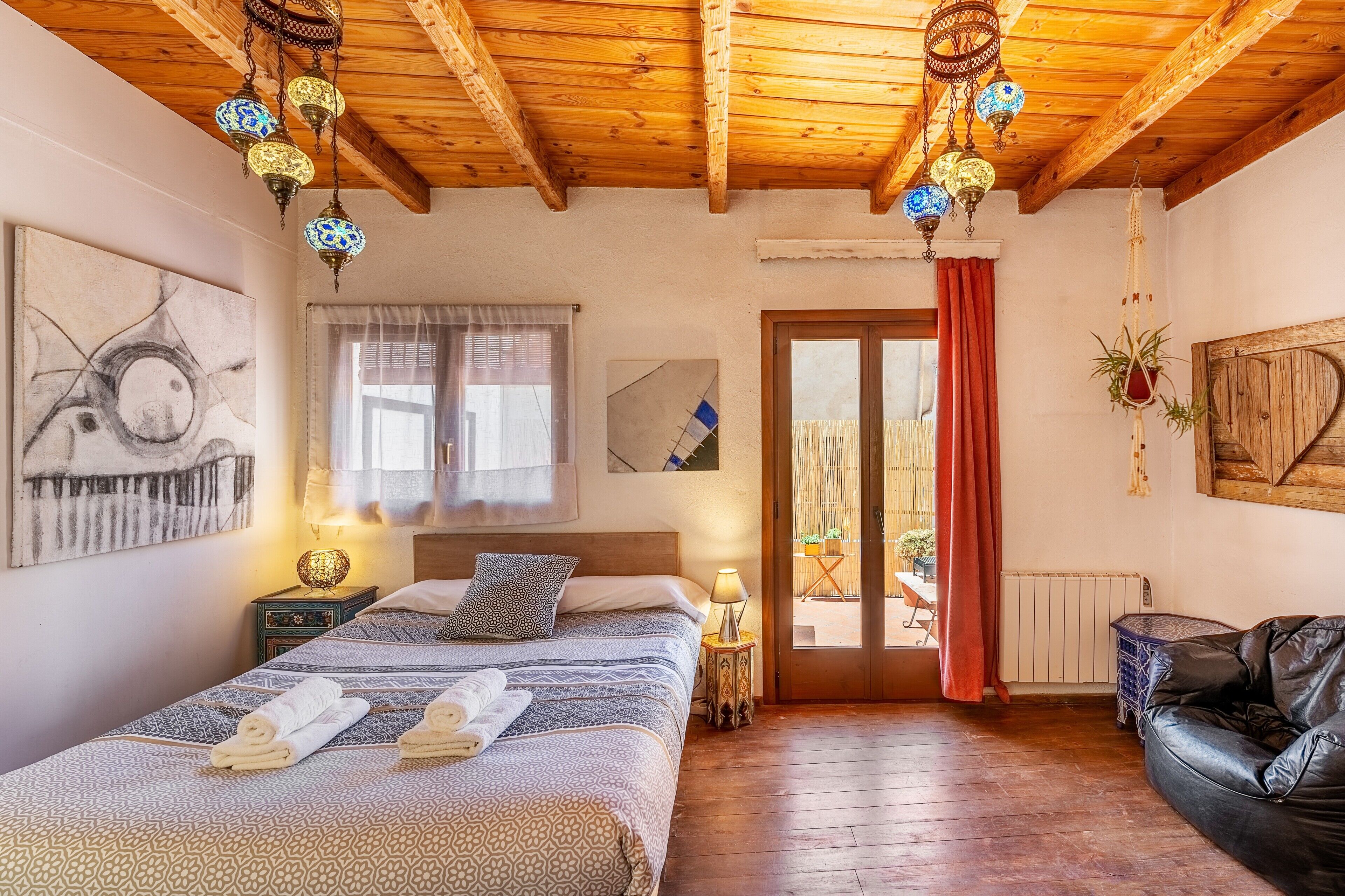 4 camere, ferro/asse da stiro, Wi-Fi gratuito, lenzuola