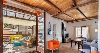 Holiday Home 'La Lechuga Azul' with Mountain View, Private Terrace and Wi-Fi