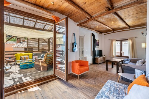 Holiday Home 'La Lechuga Azul' with Mountain View, Private Terrace and Wi-Fi