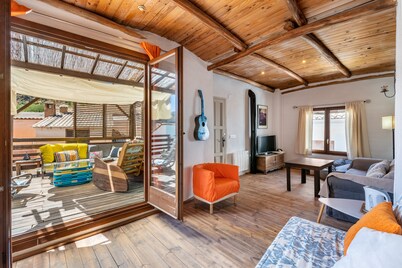 Holiday Home 'La Lechuga Azul' with Mountain View, Private Terrace and Wi-Fi