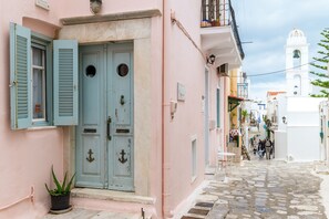 Exterior detail - Holiday Home 'Apano Vrysi Tinos 3' with Shared Terrace, Wi-Fi and Air Conditioning (Tinos)