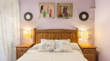 2 bedrooms, iron/ironing board, free WiFi, bed sheets