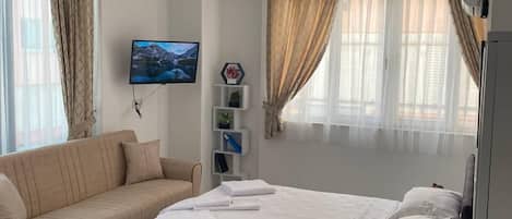 Superior Apartment | Hypo-allergenic bedding, minibar, individually decorated