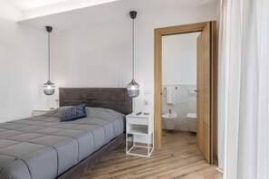 3 dormitorios, tabla de planchar con plancha, wifi gratis y ropa de cama