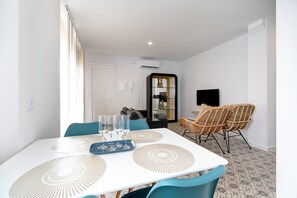 Dining - Holiday Apartment "Marqués De Cádiz Suite Jerez Centro" with 2 Shared Terraces & Wi-Fi (Jerez)
