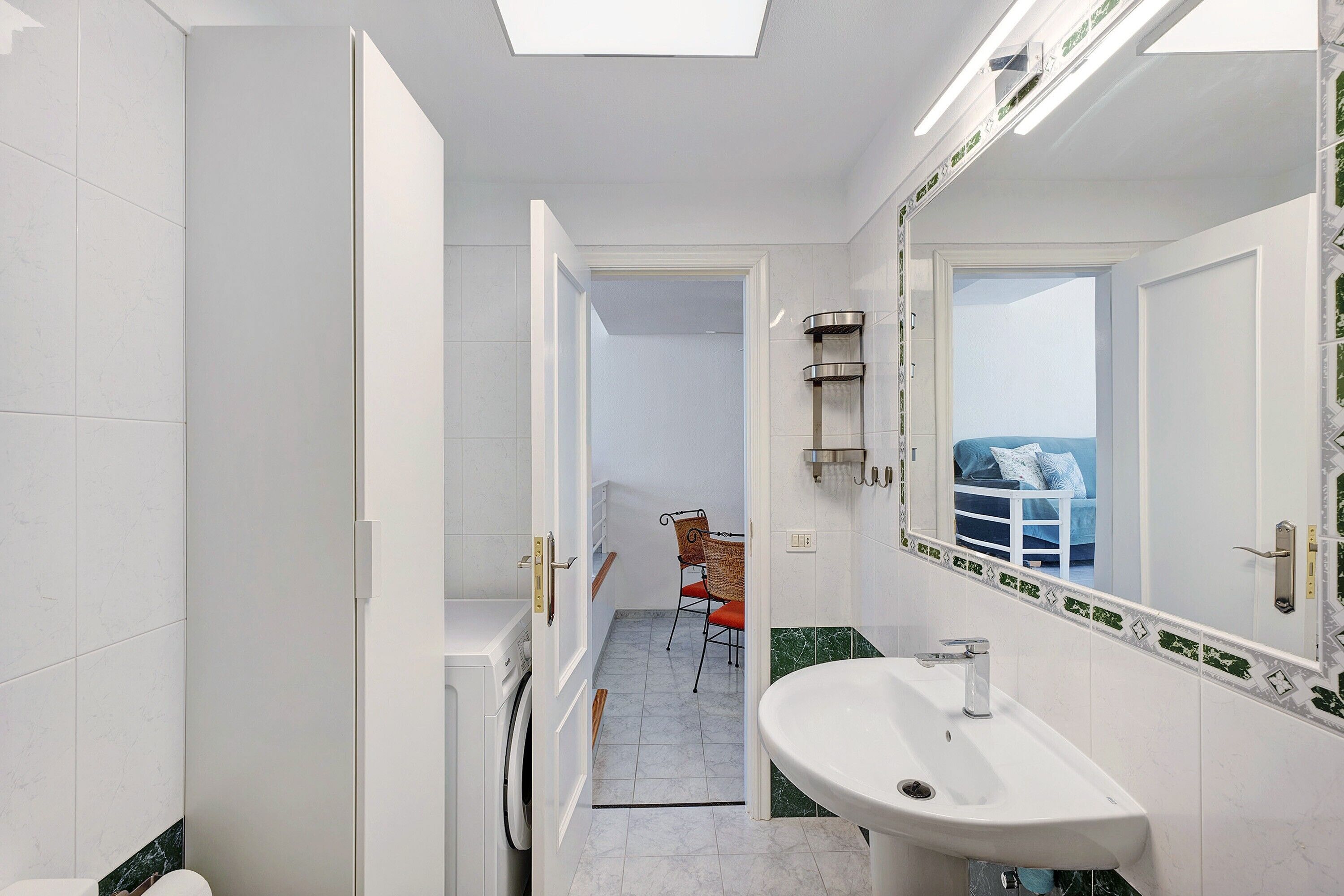 Kylpyamme, hiustenkuivaaja, pyyhkeet