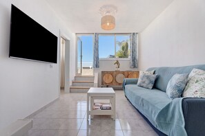 TV - Vacation Home "Bella Vista" with Sea View, Private Terrace & Wi-Fi (Los Gigantes)
