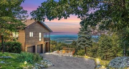 Mountain Luxury - Hot Tub, Amazing Views & More!