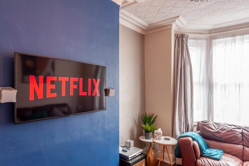 Leeds 4-bed House - Sleeps 9, Free Parking & Wifi