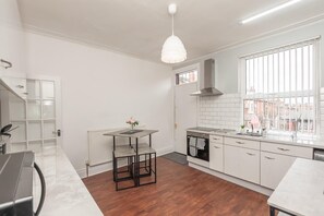 Casa | Cucina privata | Frigorifero, microonde, forno, piano cottura