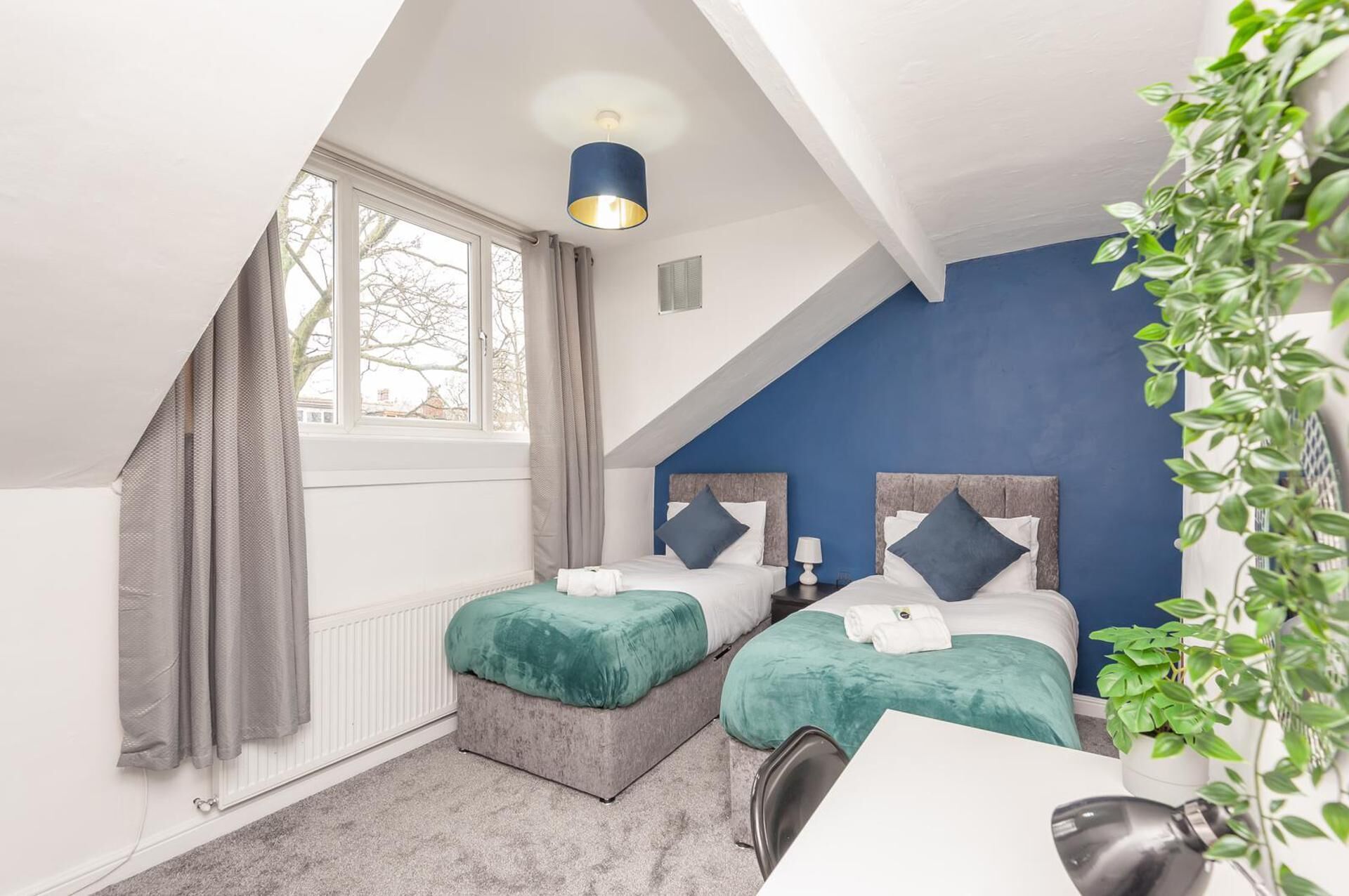 4 slaapkamers, een strijkplank/strijkijzer, gratis wifi, beddengoed