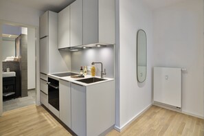 Réfrigérateur, four, plaque de cuisson, lave-vaisselle