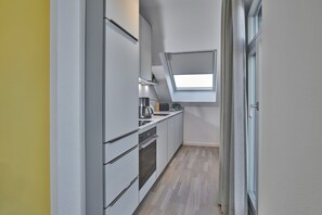 Réfrigérateur, four, plaque de cuisson, lave-vaisselle