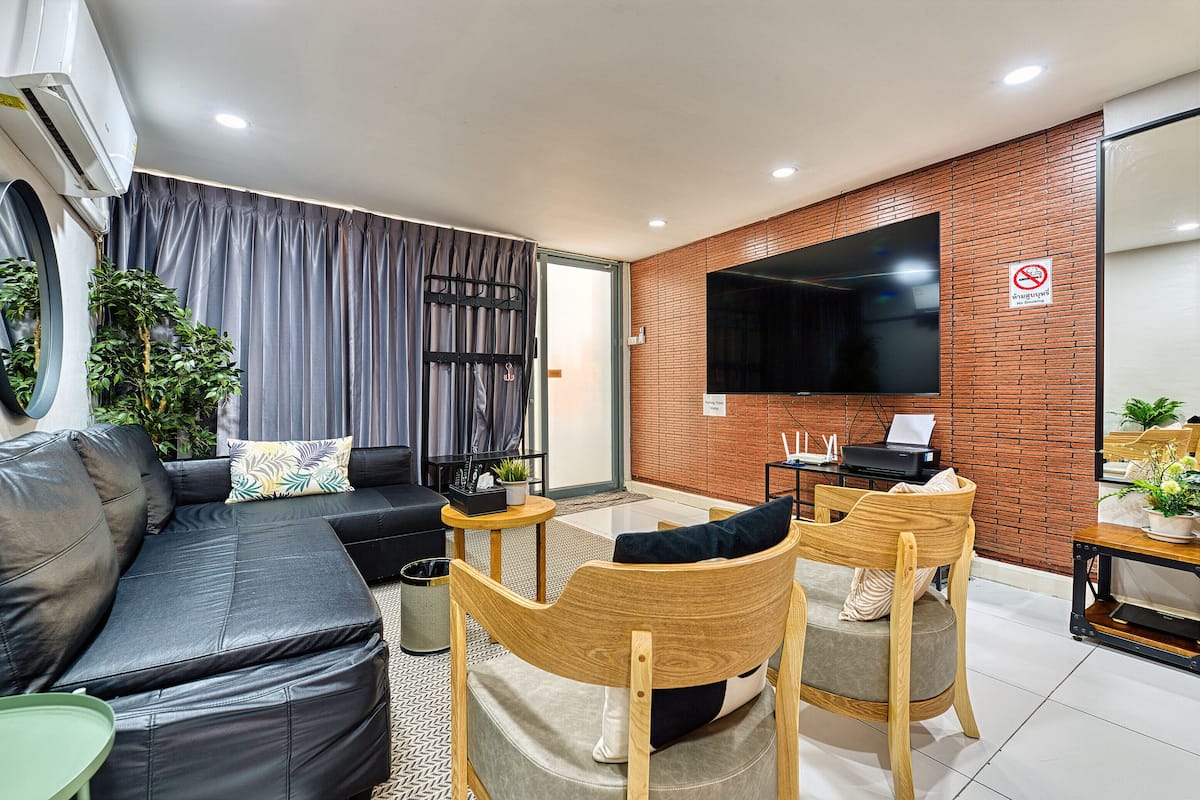 Family Townhome | Living area | LED TV