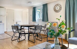 Dining - Stunning (sta)caravan in Putten (Putten)