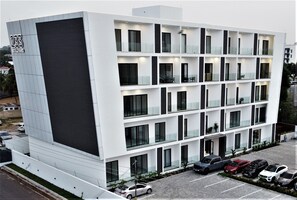 Exterior - Cozy Studio Apartment in Cantonments, Accra (Accra)