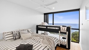 3 bedrooms, internet, bed sheets